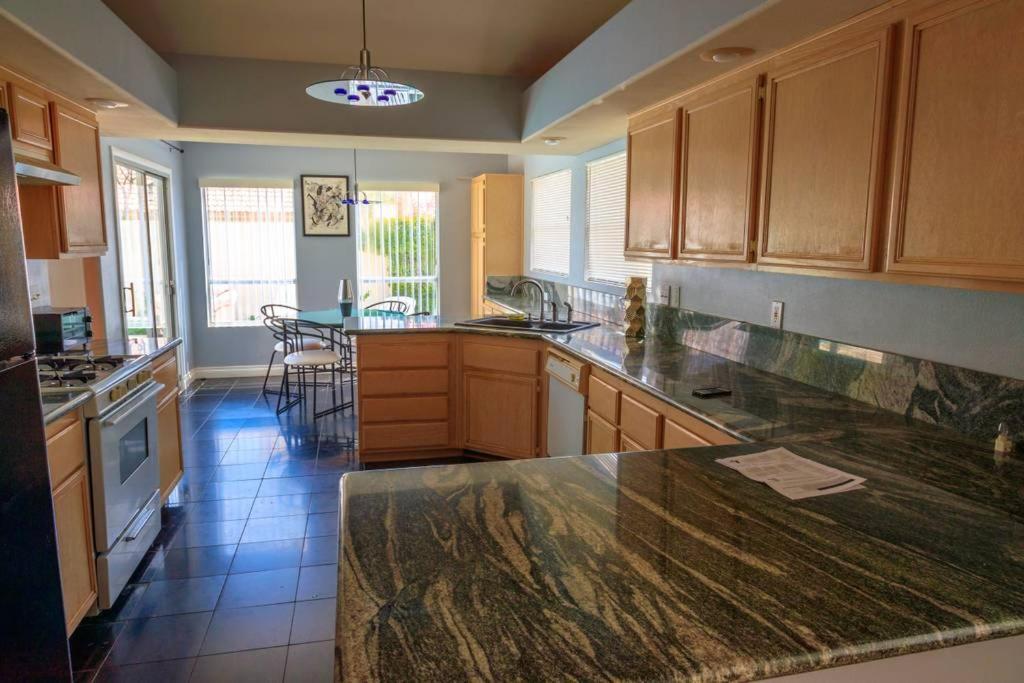 Luxury 1900 Sq Ft House Huge 46 Ft Pool & Hot Spa Las Vegas Exterior foto